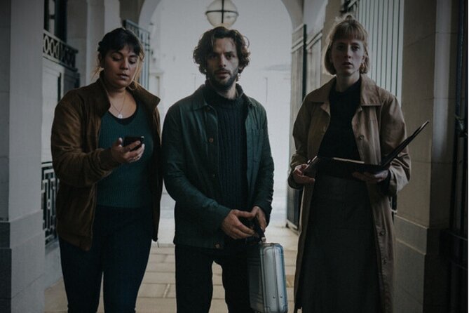 007 Shadow Of Spectre - Unique Stops: From Historic Taverns to Private Libraries