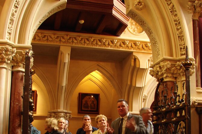 1.5-hour Oxford City and University Walking Tour - Practical Information: Meeting Point and Group Size