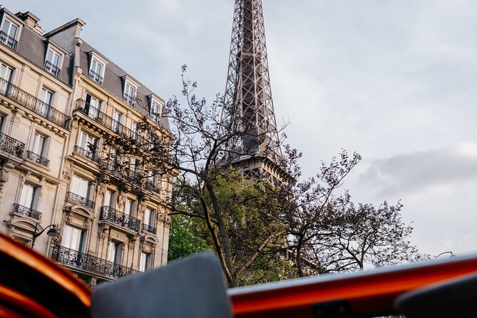 1.5 Hour Private Tour in Paris in a Classic Citroën - Passing Over Romantic Bridges and Historic Quays