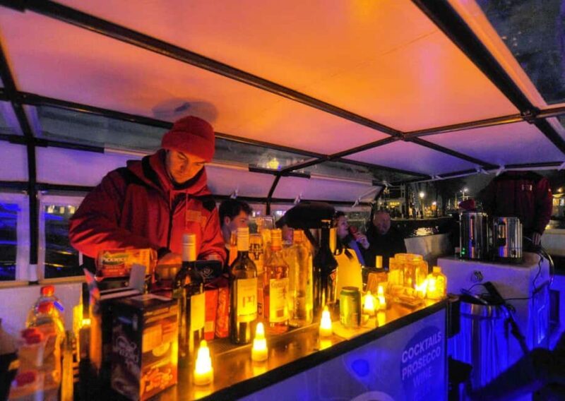 #1 Amsterdam Light Festival Cruise incl. Drinks & Biscuits - Drinks and Snacks Included on Board