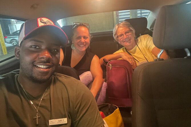 1.Cape Town Airport Transfer (&Private tour trips during yo Stay) - Key Points