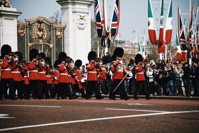 #1 Changing of the Guard | Satisfaction Guaranteed! | 12ppl Max - Starting Point at Trafalgar Square and Its Historical Significance