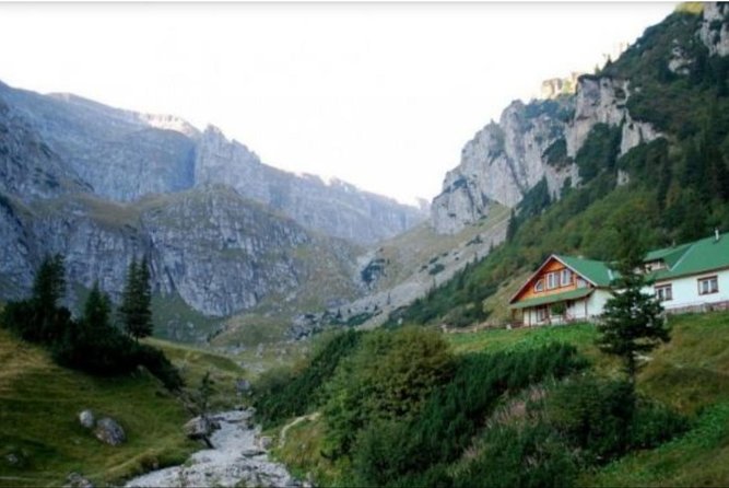 1 day CARPATHIAN PEAKS & CHALETS hike - Marveling at Zarnesti Gorges