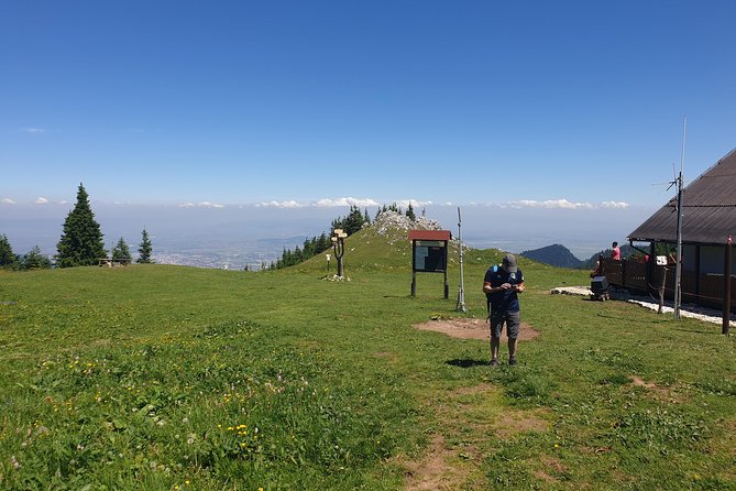1 day CARPATHIAN PEAKS & CHALETS hike - The Role of the Guide in Enhancing the Experience