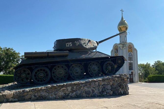 1 Day Moldova: Tour To Transnistria, Bender Fortresses - Visiting the Tank Monument and War Memorials