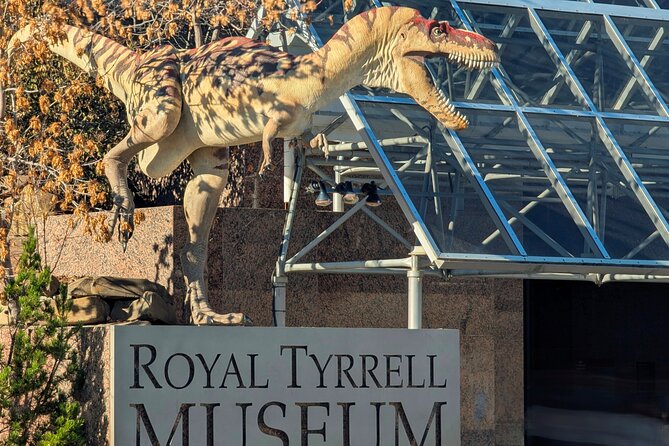 1 Day of Drumheller Dinosaurs and Badlands in Private Custom Tour - Visiting the World’s Largest Little Church