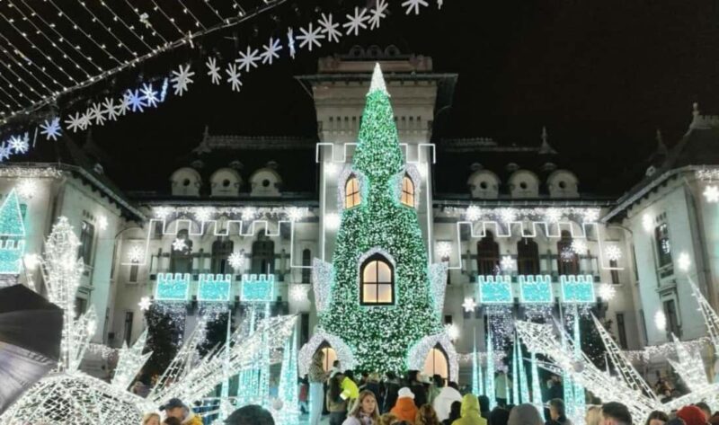 1-Day Tour from Bucharest to Craiova Christmas Market - Ice Sculptures and Artistic Installations