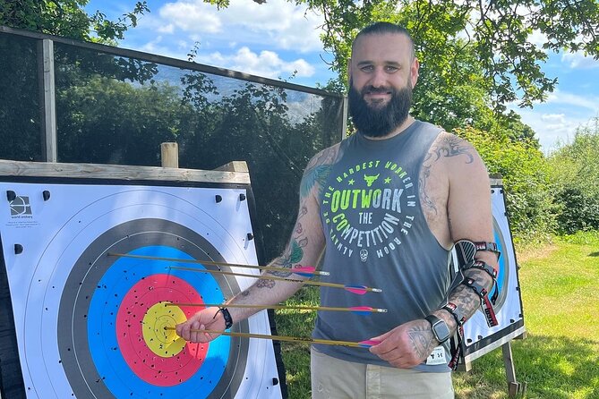 1 Hour Archery Experience in Hereford - Suitable for Kids and Families Aiming for a Fun Day Out