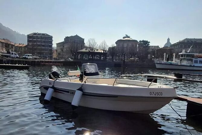 1 Hour Boat Rental Without License 40cv Engine on Lake Como - Ideal for a Solo Adventure, Romantic Outing, or Small Group