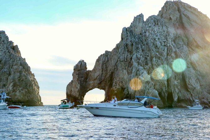 1 Hour Cabo Highlights on a 33ft Luxury Yacht - Key Points