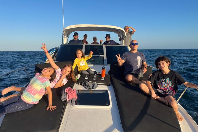 1 Hour Cabo Highlights on a 33ft Luxury Yacht - What’s Included: A Touch of Elegance and Practical Comfort