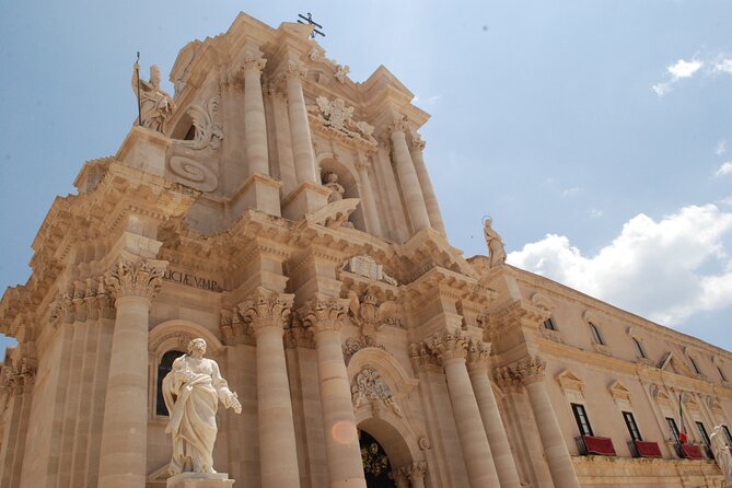 1 hour Calessino/Tuk tuk Tour to Syracuse or Ortigia Island - The Unique Experience of an Ape Car Tour in Syracuse