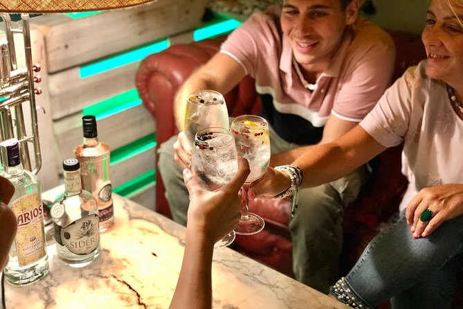 1-Hour Gin Tonics Guided Workshop with special view in Madrid - A Unique Gin Tonic Workshop with a View in Madrid