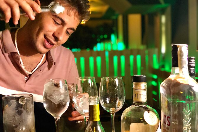 1-Hour Gin Tonics Guided Workshop with special view in Madrid - Honest Insights from Reviews: Strengths and Limitations