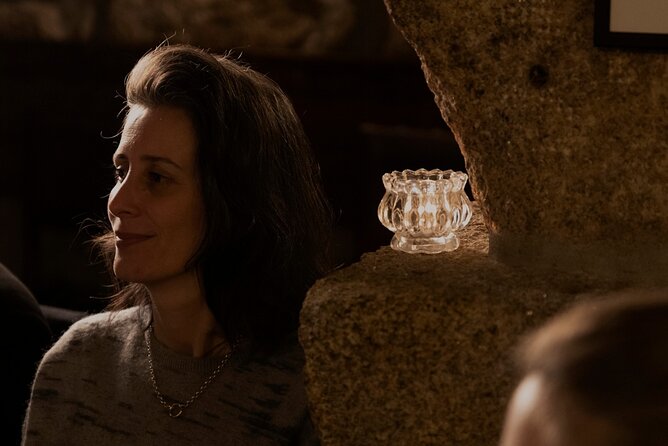 1-hour Intimate Fado Concert in a Typical Venue - Practical Details: Meeting and Accessibility