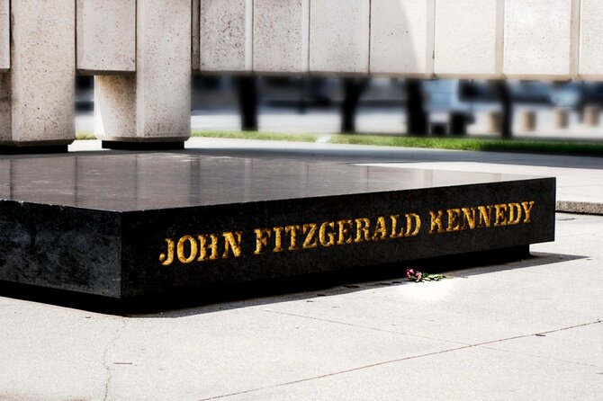 1-Hour JFK Assassination Walking Tour - Key Points