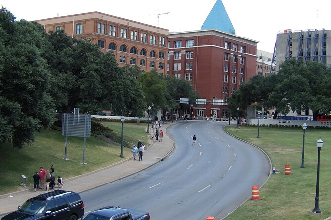 1-Hour JFK Assassination Walking Tour - What to Expect During the Summer Months