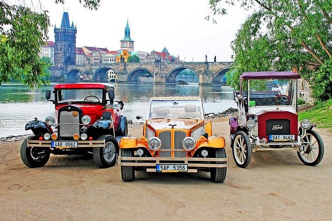 1 hour Old timer Convertible Prague Sightseeing Tour - Key Points