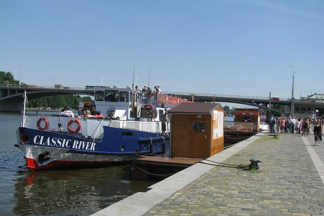 1 hour Prague Panoramic Vltava River sightseeing Cruise - Audio Commentary in Multiple Languages