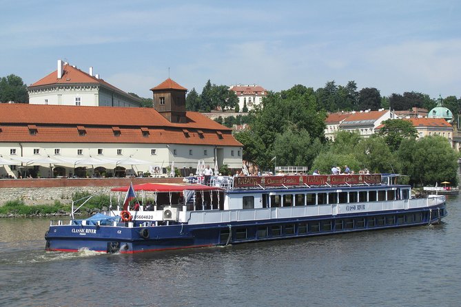 1 hour Prague Panoramic Vltava River sightseeing Cruise - The Experience According to Reviews