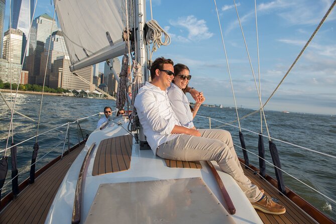 1 Hour Private Charter in New York Harbor for up to 6 people - Starting Point and Group Size: Perfect for Small Parties