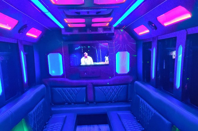 1 Hour Private Las Vegas Party Bus Tour - The Experience of the Driver and Personalization