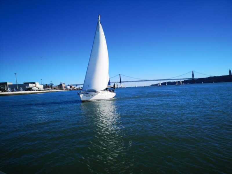 1 Hour Private - Lisbon: Sailing Tour With Wine and History - Key Points