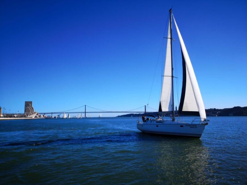 1 Hour Private - Lisbon: Sailing Tour With Wine and History - Navigating the Iconic Lisbon Waterfront