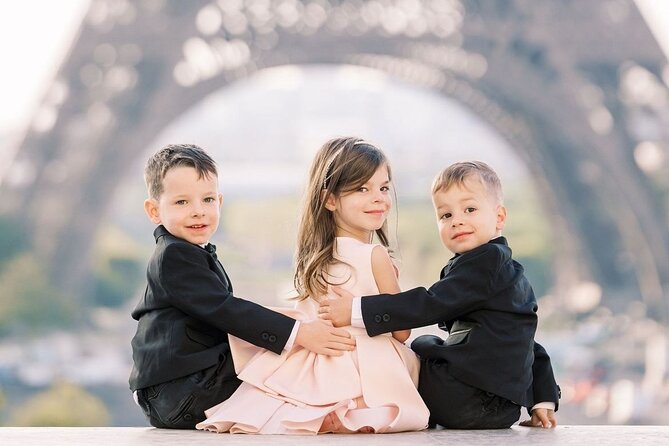 1 Hour Private Photo Session experience with the Eiffel Tower - Starting at the Esplanade du Trocadéro at Sunrise