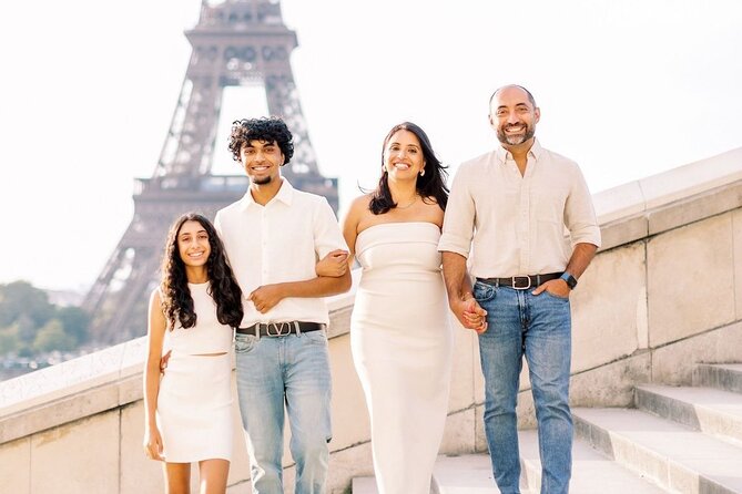 1 Hour Private Photo Session experience with the Eiffel Tower - Ending Photos at the Eiffel Tower’s Banks of the Seine