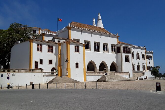 1 Hour Private Sintra Sightseeing Tour by Renault 4L - The Charm of the Renault 4L as Your Transport