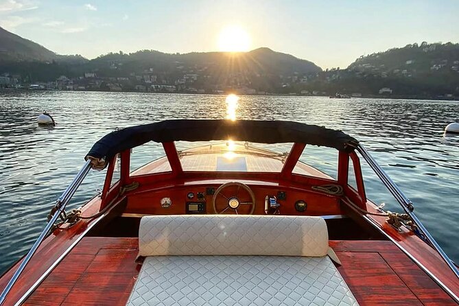 1 Hour Private Wooden Boat Tour on Lake Como 10 pax - Expert Guides and Personalized Service