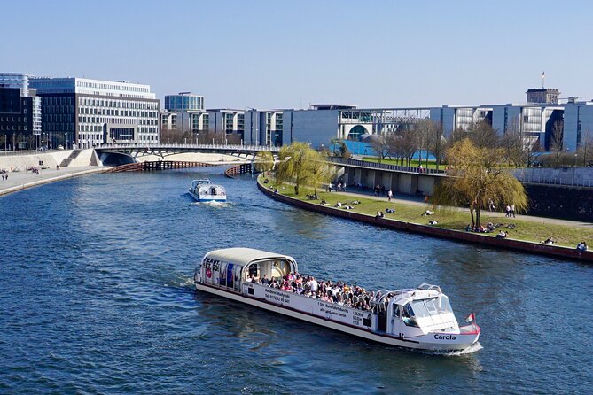 1-Hour River Cruise with Tour Guide. Bilingual (Ger/Engl) - Key Points