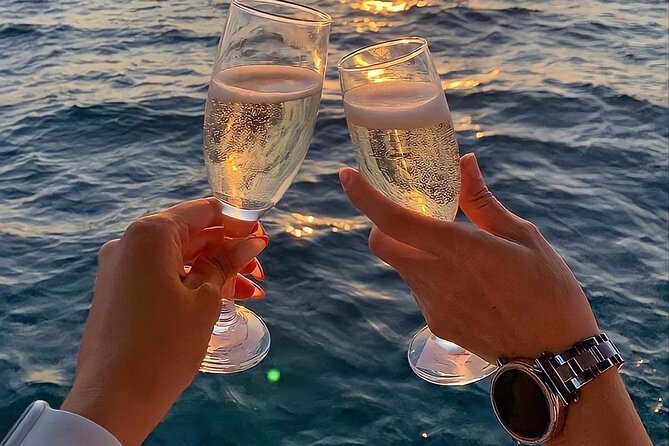 1-Hour Sea Caves and Boat Tour in Ortigia Syracuse - Physical Requirements and Accessibility