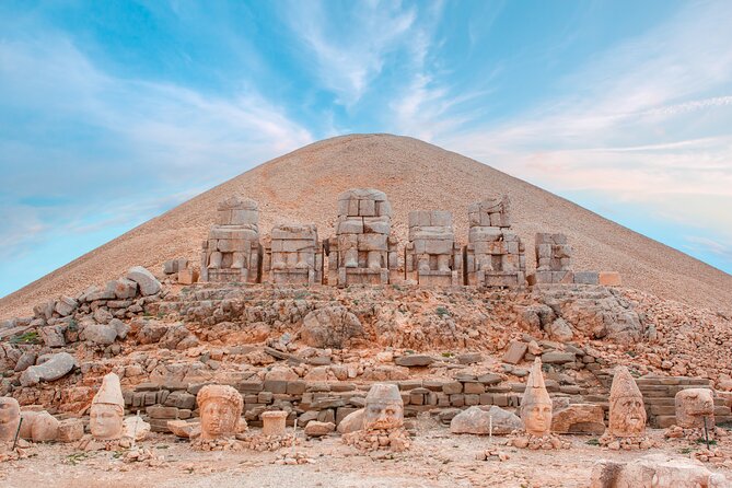 1 Night 2 Day Mount Nemrut Tour from Istanbul by Plane - The Magnificence of Mount Nemrut’s Summit Statues