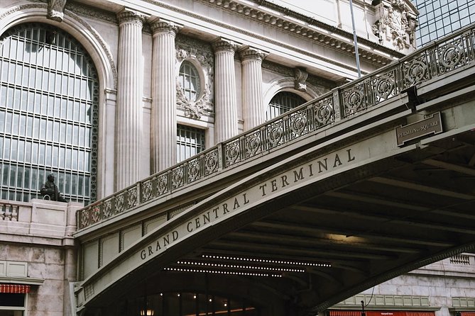 #1 Rated Midtown Manhattan Exclusive Guided Walking Tour - Experience the Elegance of Fifth Avenue