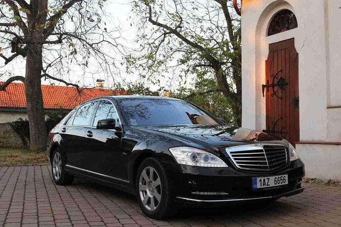 1-way Prague to Vilshofen private transfer - Mercedes Benz - up to 7 passengers - The Route from Prague to Vilshofen: Scenic and Relaxed