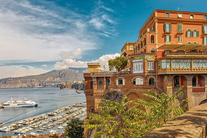 10-Night Italy Tour: Rome, Florence, Venice and Sorrento - Bologna’s Historic Piazza and Venice’s Nighttime Charm