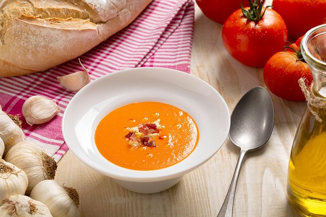 10 Tapas Cooking Class Experience in Madrid with sangría - Accessibility and Group Size