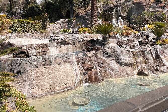 100% private tour in Guadalupe's Basilica with transport - The Guide: Knowledgeable, Friendly, and Flexible