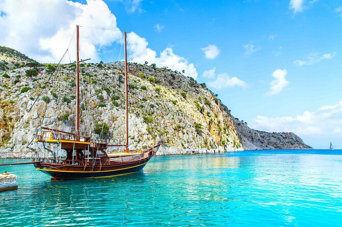 12 Islands Boat Tour from Fethiye with Grilled Lunch - Göcek Island: A Picture-Perfect Swimming Spot
