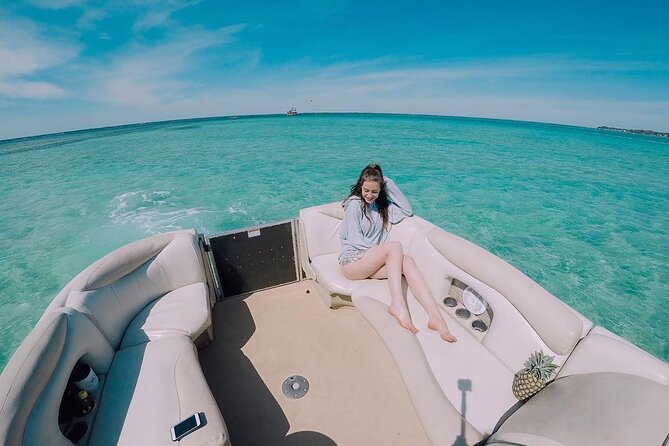 12 passenger Crab Island pontoon boat rental - Discover the Flexibility of the 12 Passenger Crab Island Pontoon Boat Rental