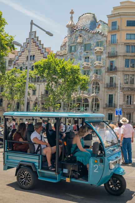 1,5-Hour Barcelona City & Beach Private Tuk-Tuk Tour - Frequently Asked Questions