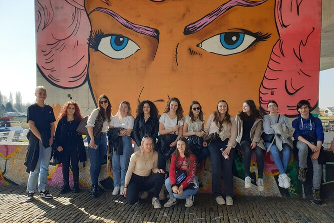 1,5 hour private guided Highlights of Arnhem City Walk - Enjoying the Atmosphere at Willemsplein Square