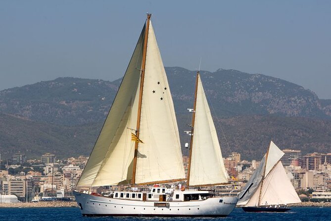 1,5 Hour sunset Tour on a Historical Boat with music DJ &, drinks - Experience Barcelona’s Coastline on a Historic Boat with Drinks and Music