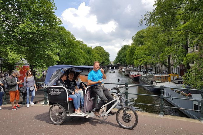 1,5 hours Amsterdam Rickshaw Tour - Key Points
