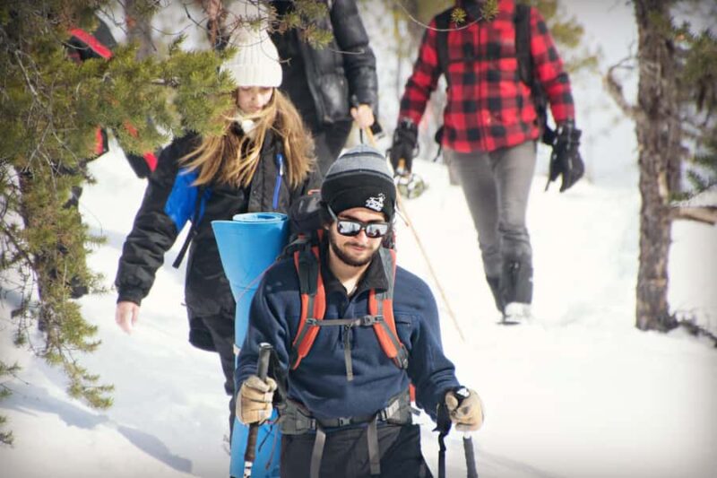 15 min. Tadoussac : Snowshoe Trails & Dinner Saguenay Fjord - Practical Details: Meeting Point and Equipment