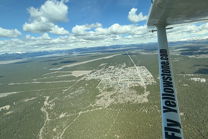 15 Minute Yellowstone Small Plane Tour - A Quick but Memorable Aerial Adventure over Yellowstone