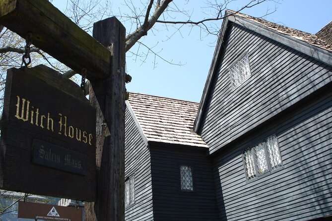 1692 Salem Night Walking Tour - How the Tour Differentiates Itself from Other Salem Tours