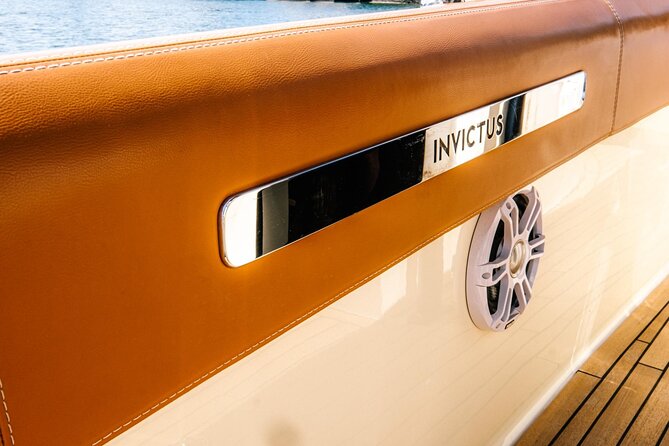 1H Luxury Cruise Como Lake Tender Yacht Invictus 9 Pax - Practical Tips for Booking and Participation